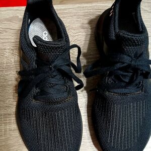 Women's addidas tennis shoes